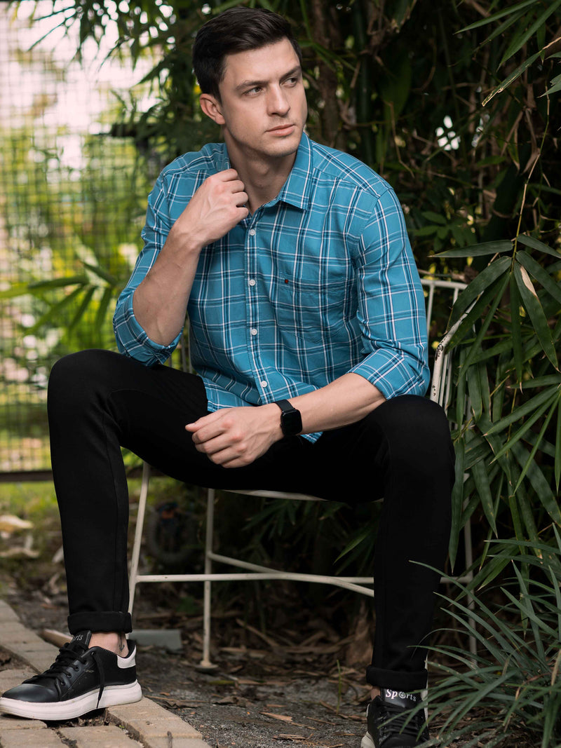 Shop Men's Blue Slim Fit Checks Full Sleeves Casual Shirts Online.